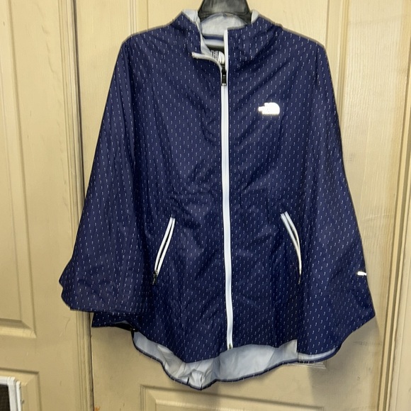 The North Face rain poncho for women; one size - Picture 2 of 12